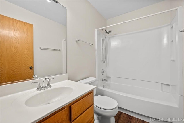 1916 Middlebury Dr Unit 1916, Aurora, IL 60503 - full bathroom featuring vanity, tub / shower combination, and wood finished floors