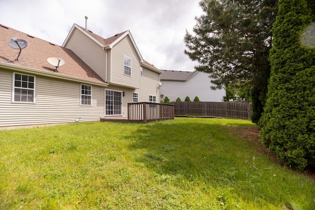 10 Sugar Creek Ct, Lake In The Hills, IL 60156 - back of house featuring a deck