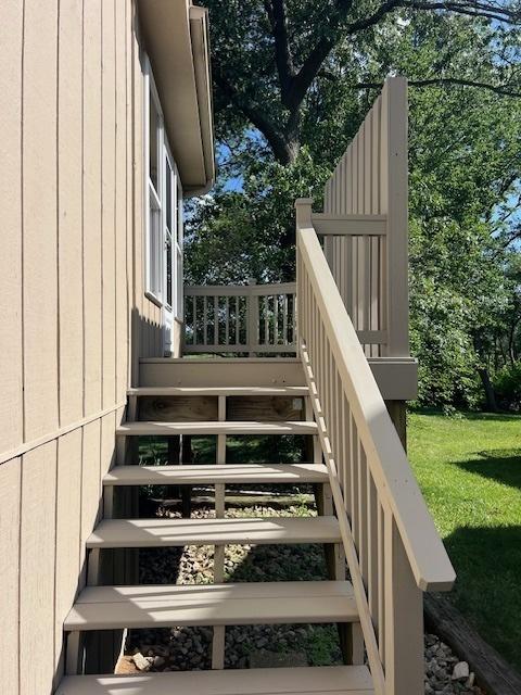 2619 Baldwin Rd, Mchenry, IL 60050 - view of stairs