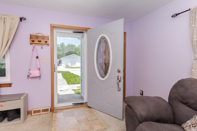 1014 N Main St, Pontiac, IL 61764 - entrance foyer with light colored carpet