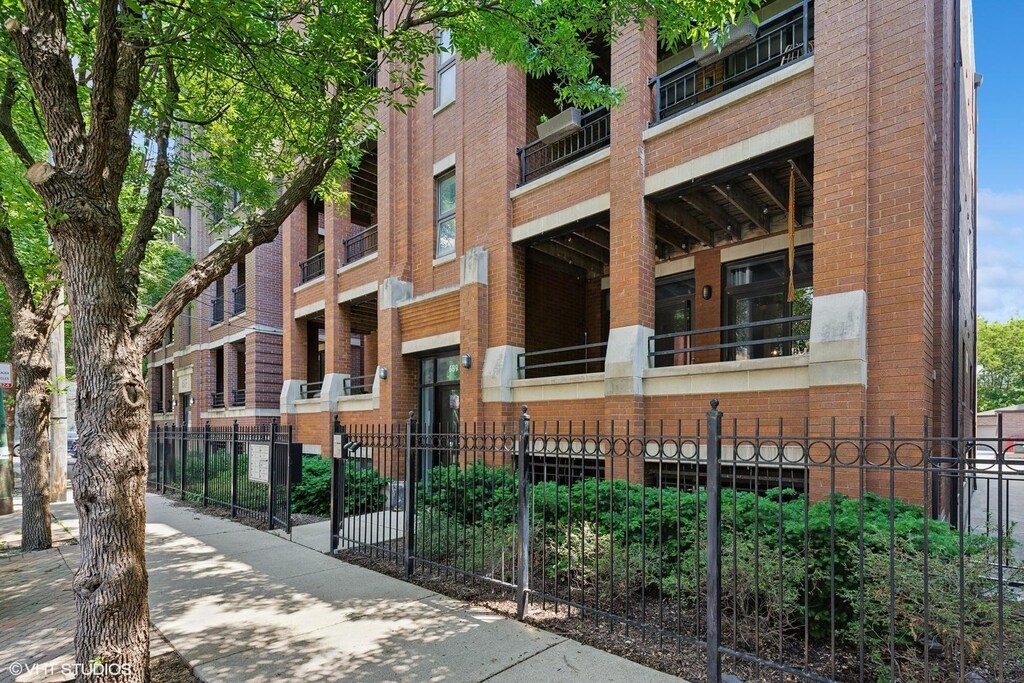 689 N Peoria St Unit 3N, Chicago, IL 60642 - photo 1
