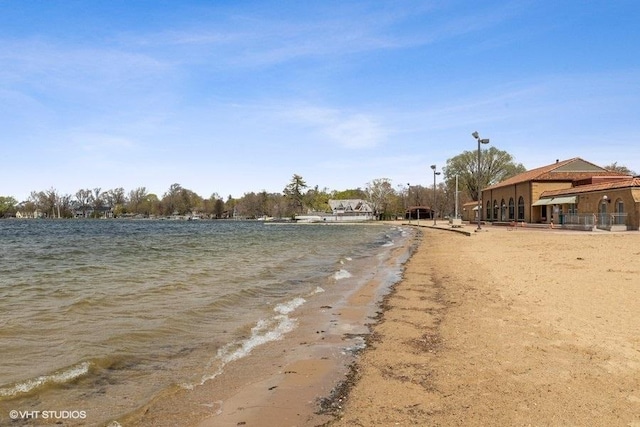 8736 Shade Tree Cir, Lakewood, IL 60014 - water view