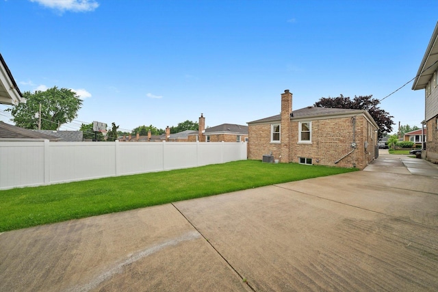5246 S New England Ave, Chicago, IL 60638 - view of yard featuring a patio