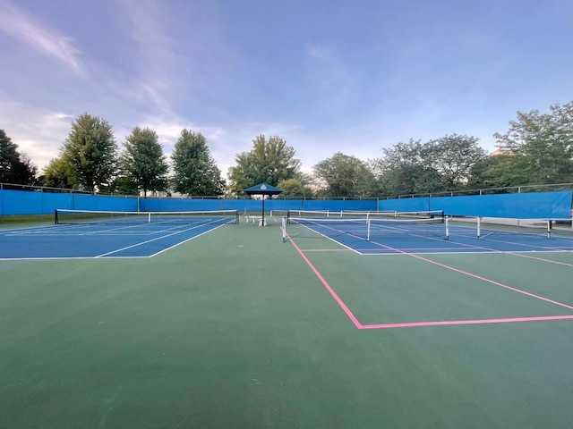 8 Buckingham Dr, Sugar Grove, IL 60554 - view of tennis court featuring community basketball court