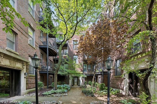 3644 N Pine Grove Ave Unit 3, Chicago, IL 60613 - photo 1