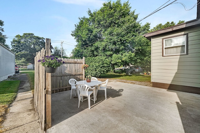 607 E Bridge St, Streator, IL 61364 - view of patio / terrace featuring outdoor dining space