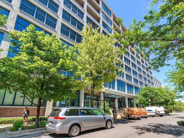 900 N Kingsbury St Unit 967, Chicago, IL 60610 - view of apartment building / complex
