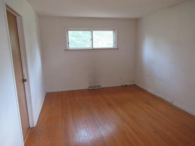 3636 Elm Ct, Flossmoor, IL 60422 - unfurnished room featuring light wood finished floors