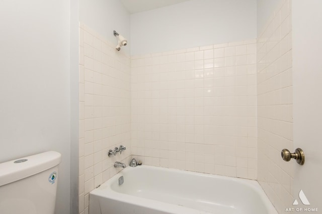 780 Buckingham Ct, Hoffman Estates, IL 60169 - bathroom with toilet and shower / bathtub combination