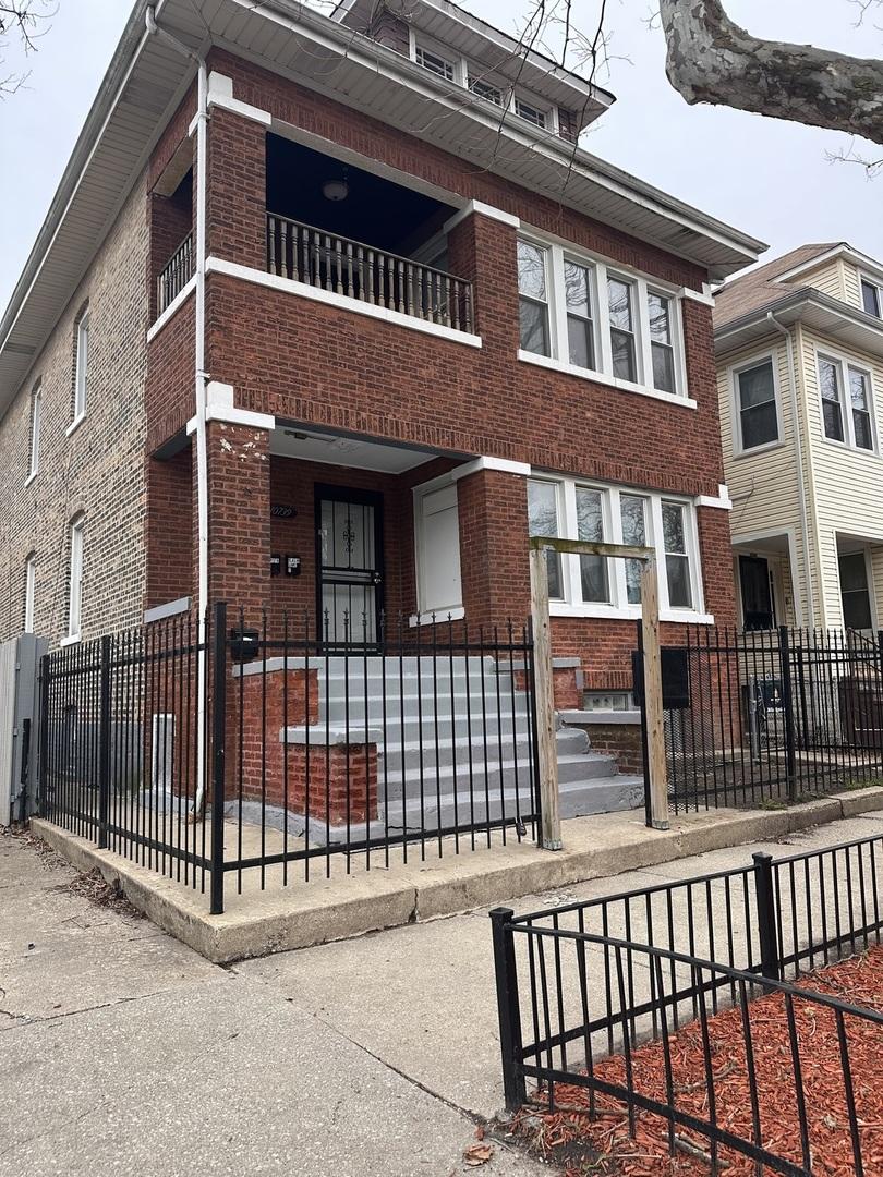 10739 S Wabash Ave, Chicago, IL 60628 - photo 1