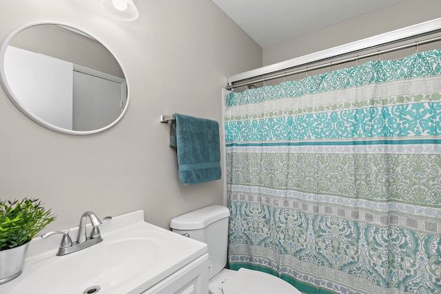 403 Sandalwood Ln Unit C1, Schaumburg, IL 60193 - full bath featuring vanity and curtained shower