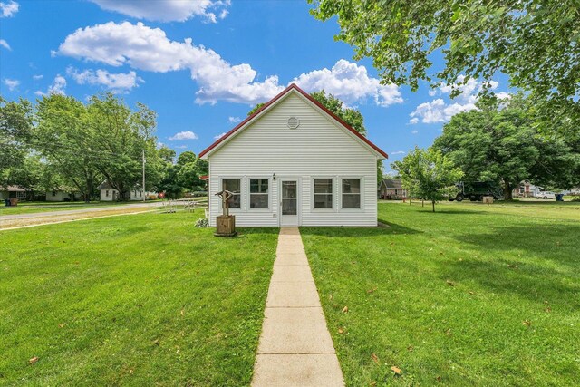 112 4th St, Ivesdale, IL 61851 - photo 32
