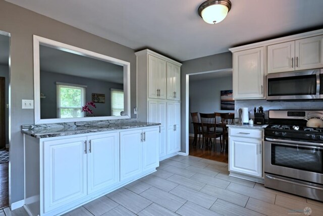 4 Kingsport Dr, Schaumburg, IL 60193 - photo 11