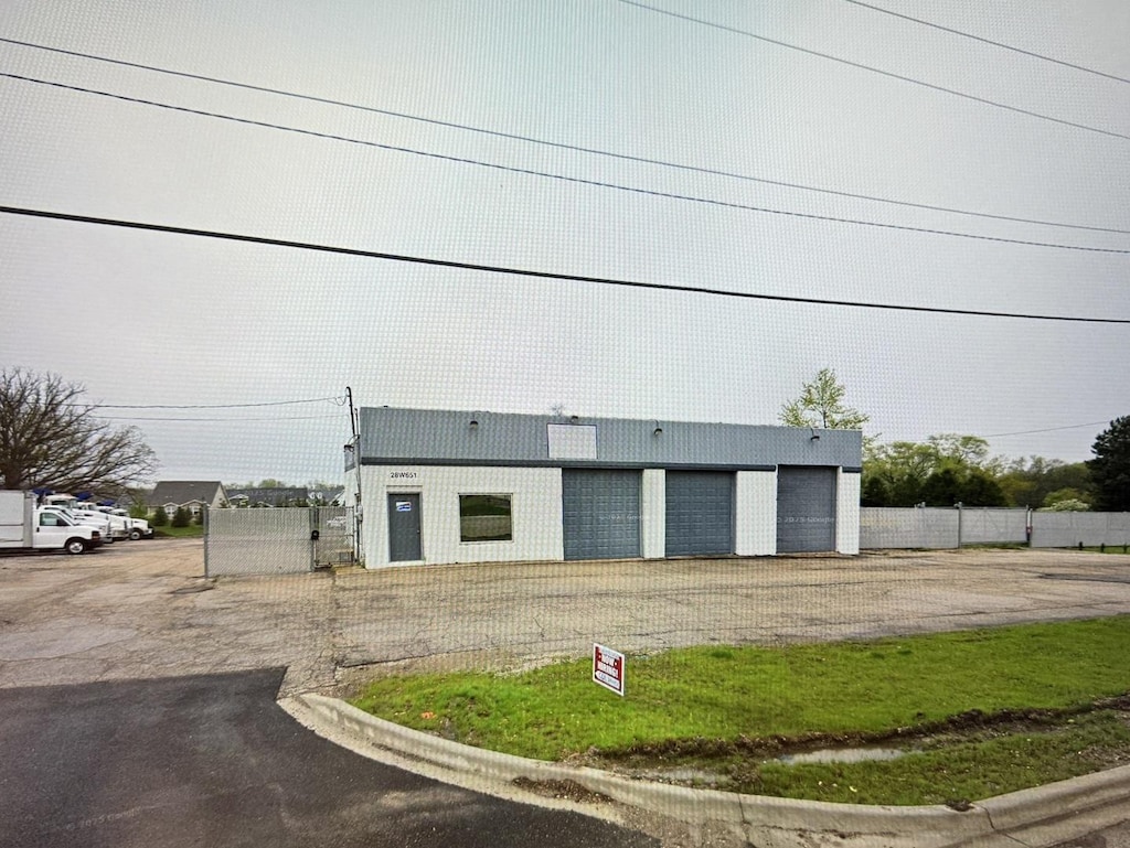 28W651 Roosevelt Rd, Winfield, IL 60190 - photo 1