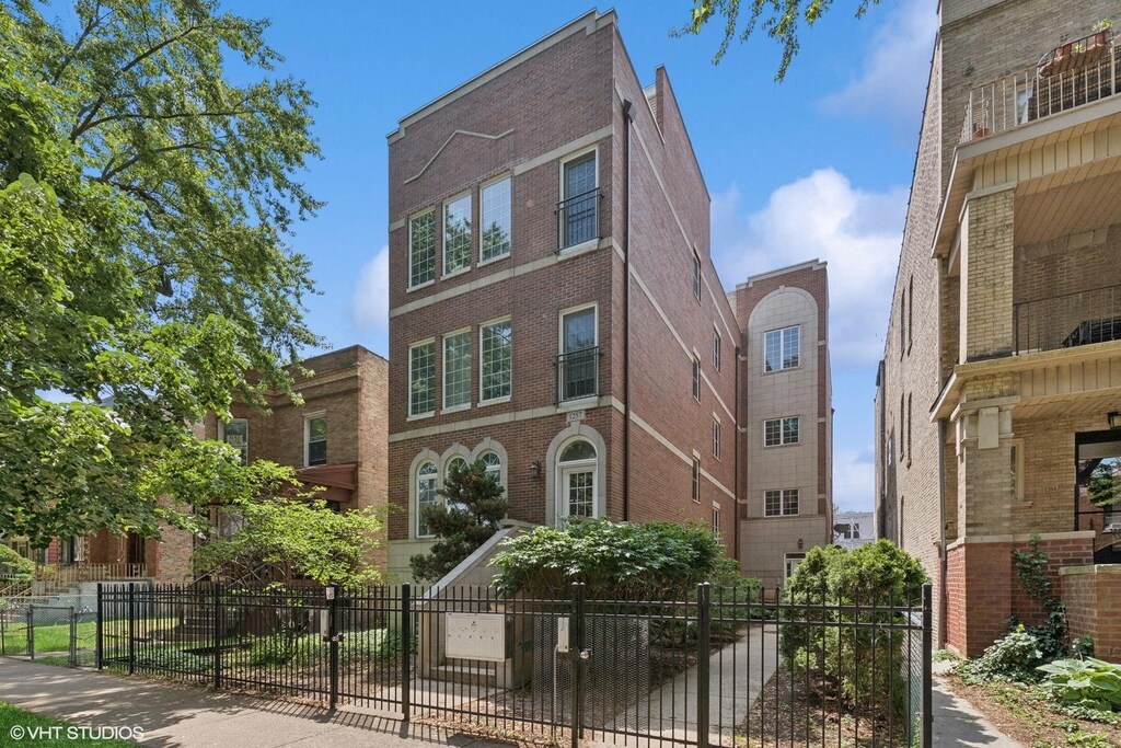 1257 W Carmen Ave Unit 1S, Chicago, IL 60640 - photo 1