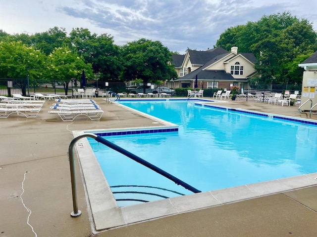 30W020 Mayfair Ct Unit 20, Warrenville, IL 60555 - community pool with a patio