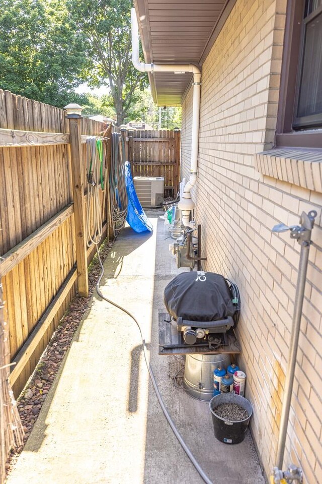 710 Cornelia St, Joliet, IL 60435 - photo 21