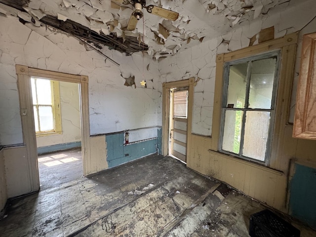 4022 W Carroll Ave, Chicago, IL 60624 - empty room featuring healthy amount of natural light and ceiling fan
