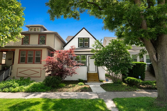 638 S Cuyler Ave, Oak Park, IL 60304 - view of front of home featuring entry steps and stucco siding