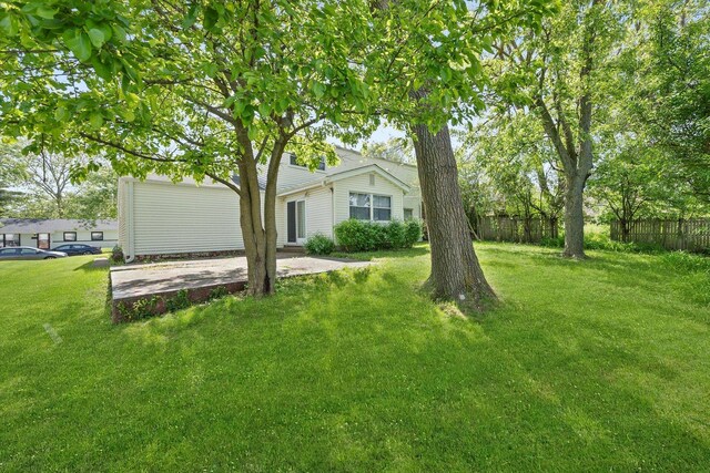 17714 Dogwood Ln, Hazel Crest, IL 60429 - view of yard featuring a patio area