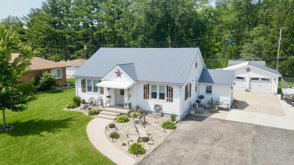 428 W Bluff St, Streator, IL 61364 - photo 1
