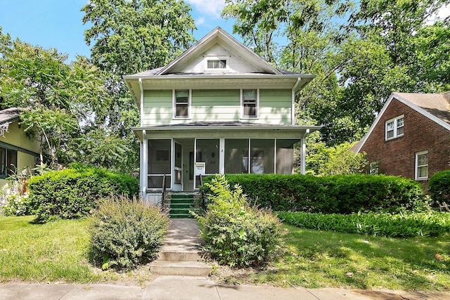 866 S Evergreen Ave, Kankakee, IL 60901 - traditional style home with a sunroom