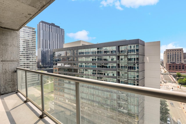 611 S Wells St Unit 1304, Chicago, IL 60607 - balcony featuring a view of city