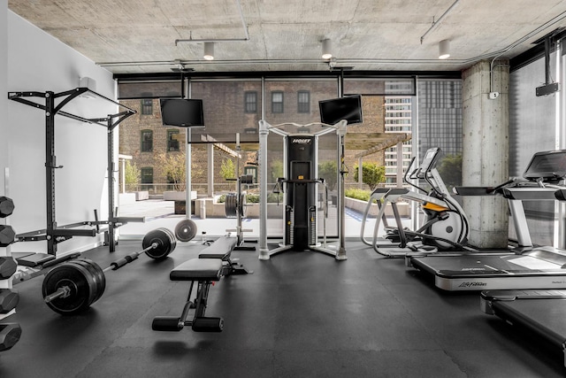 611 S Wells St Unit 1304, Chicago, IL 60607 - gym featuring healthy amount of natural light and expansive windows