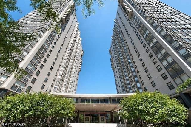 5701 N Sheridan Rd Unit 3B, Chicago, IL 60660 - photo 1