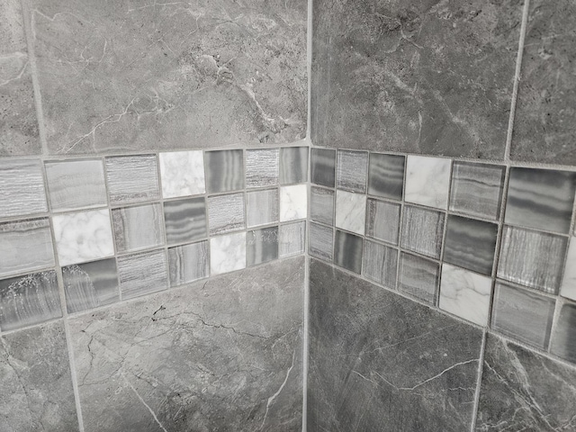 12136 S Wentworth Ave, Chicago, IL 60628 - bathroom view