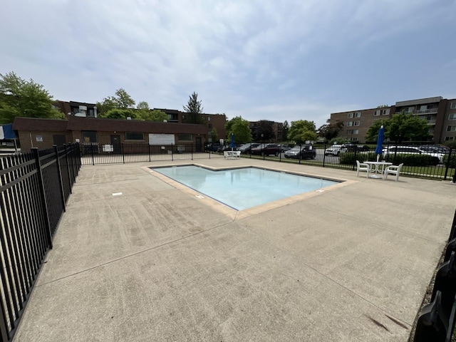 900 E Wilmette Rd Unit 411, Palatine, IL 60074 - community pool with a patio