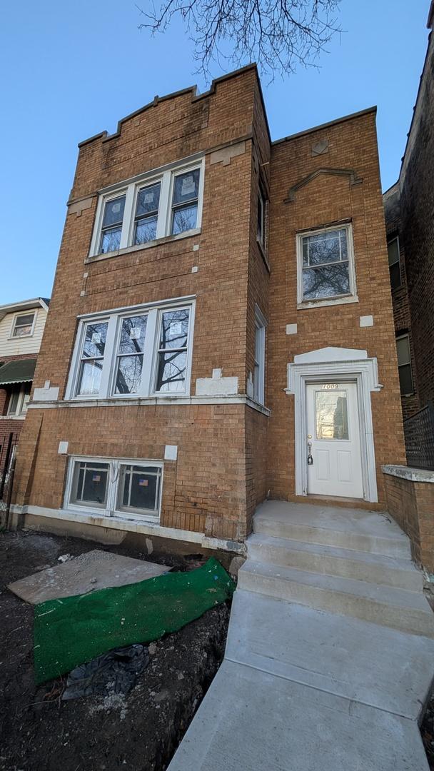 1009 N Harding Ave, Chicago, IL 60651 - photo 2