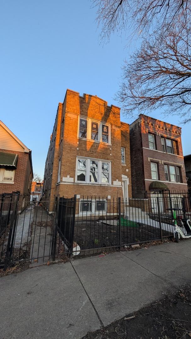 1009 N Harding Ave, Chicago, IL 60651 - photo 3
