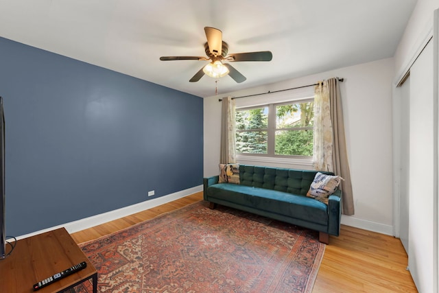 2839 School St, Flossmoor, IL 60422 - living area with light wood-style flooring and ceiling fan