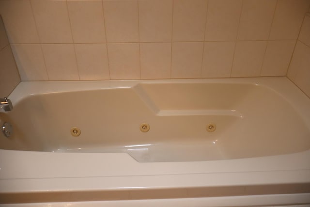 19443 Trenton Way, Mokena, IL 60448 - bathroom with a whirlpool tub