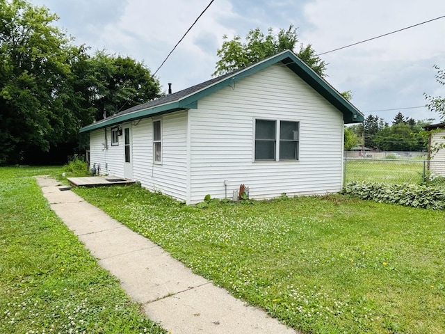 37706 N Nippersink Pl, Spring Grove, IL 60081 - view of side of property