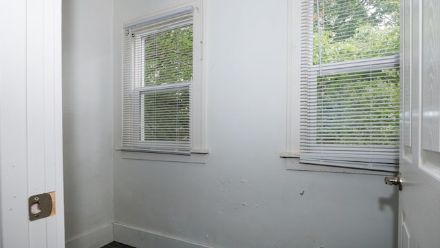 312 N Mclean St, Bloomington, IL 61701 - detailed view of baseboards