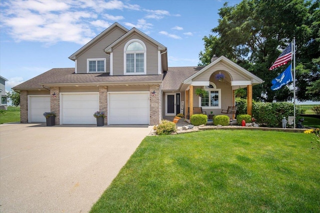 301 Trotter Dr, Heyworth, IL 61745 - photo 1