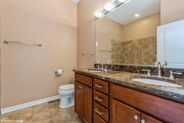 1240 W Monroe St Unit 7, Chicago, IL 60607 - full bath with double vanity and tile patterned floors