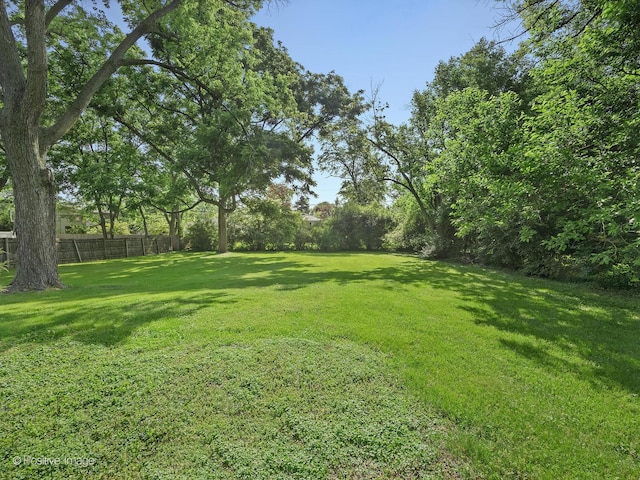 241 Coe Rd, Clarendon Hills, IL 60514 - photo 2
