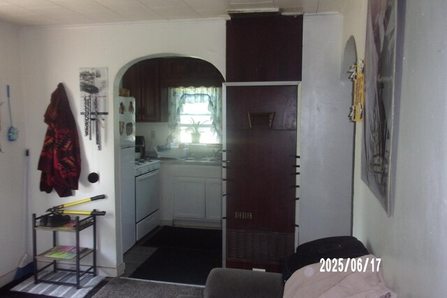 412 N Lincoln St, Morocco, IN 47963 - photo 9
