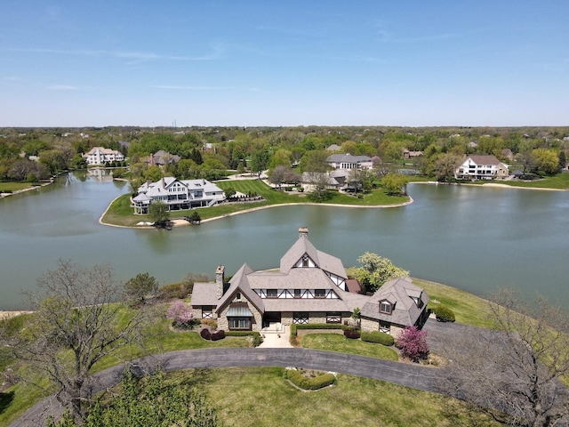 10 Shoreside Dr, South Barrington, IL 60010 - aerial view of property and surrounding area with a large body of water