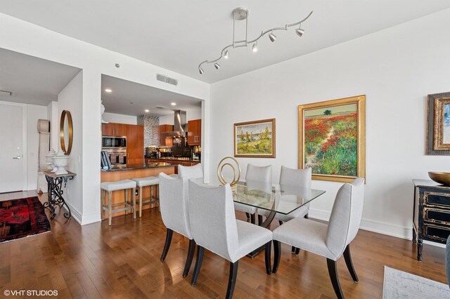 401 N Wabash Ave Unit 32J, Chicago, IL 60611 - bedroom featuring floor to ceiling windows, wood finished floors, a view of city, and ornamental molding