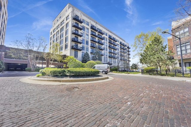 1033 W 14th Pl Unit 337, Chicago, IL 60608 - view of apartment building / complex