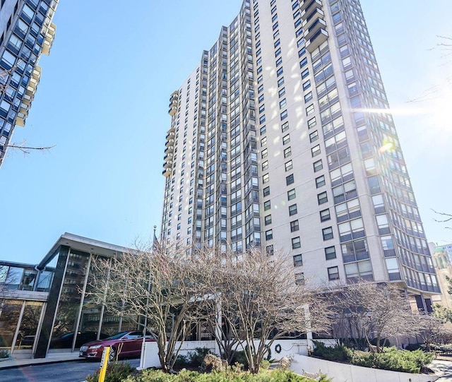 5701 N Sheridan Rd Unit 10R, Chicago, IL 60660 - photo 1