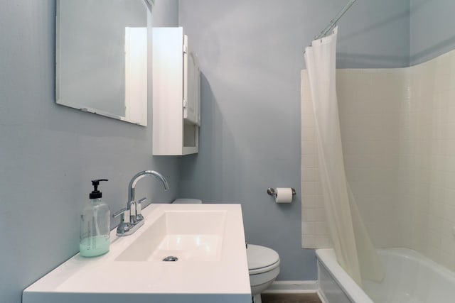 103 S Portland Pl, Clinton, IL 61727 - bathroom with vanity and shower / bath combination with curtain