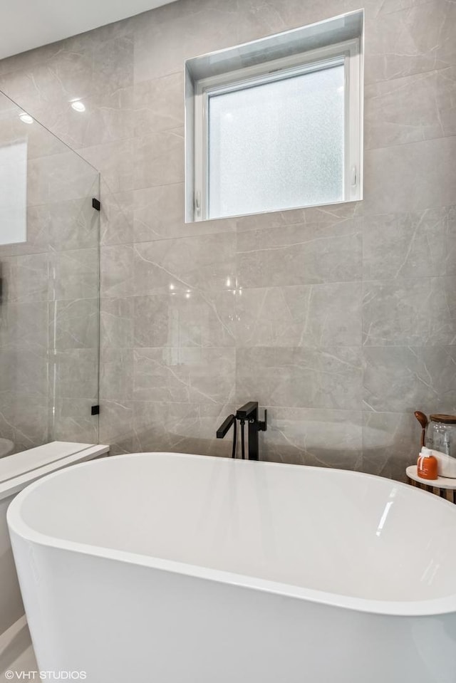 4535 S Evans Ave, Chicago, IL 60653 - full bath with a freestanding tub