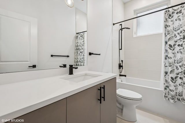 4535 S Evans Ave, Chicago, IL 60653 - bathroom featuring vanity and shower / bath combo with shower curtain