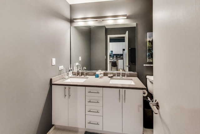 910 S Michigan Ave Unit 1005, Chicago, IL 60605 - full bath featuring double vanity and toilet