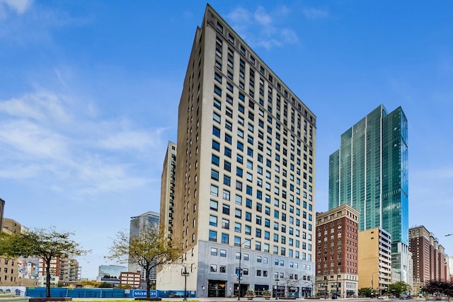 910 S Michigan Ave Unit 1005, Chicago, IL 60605 - view of building exterior featuring a view of city